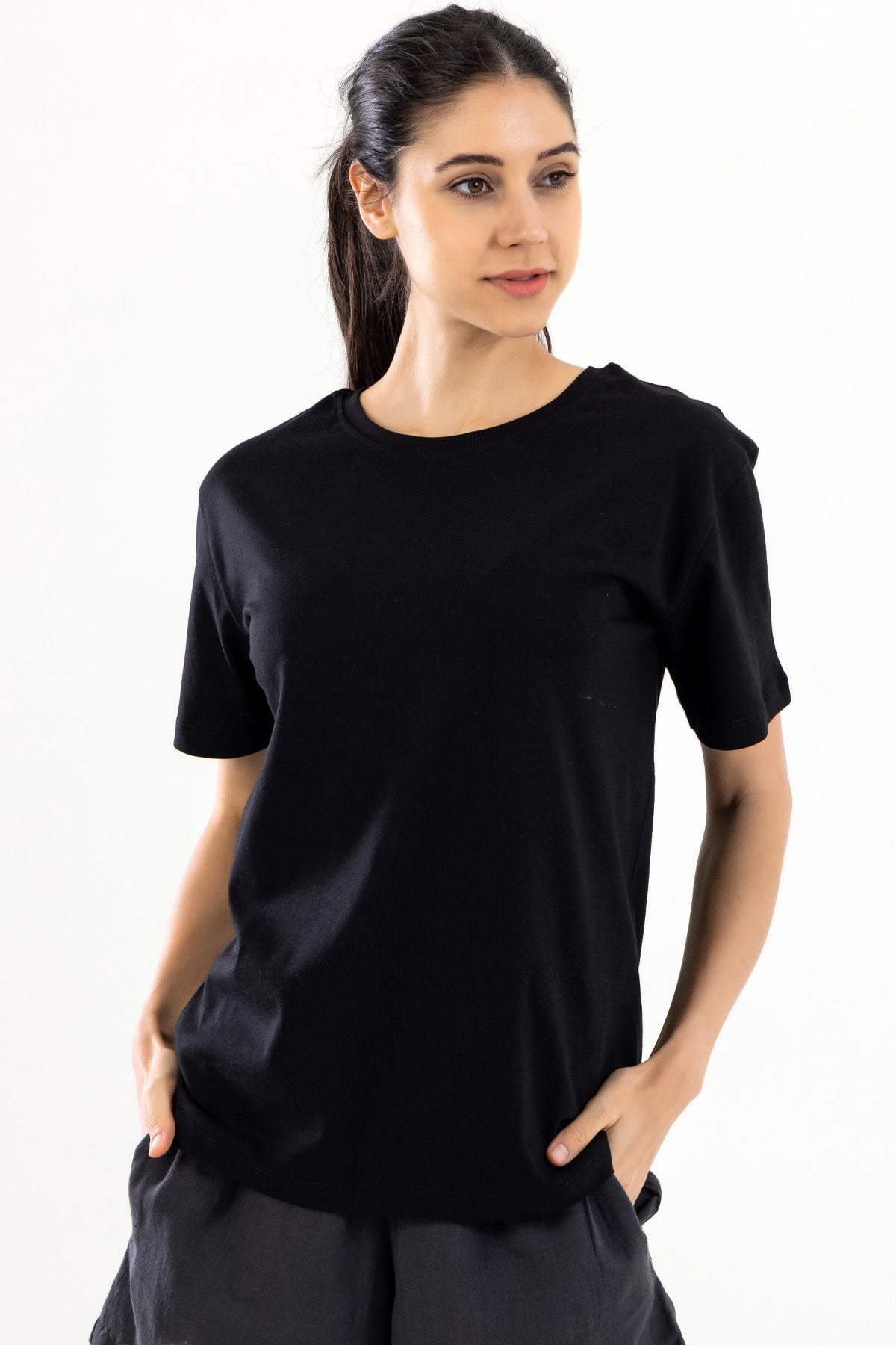 Bisiklet Yaka Kadın Basic Tişört - Siyah
