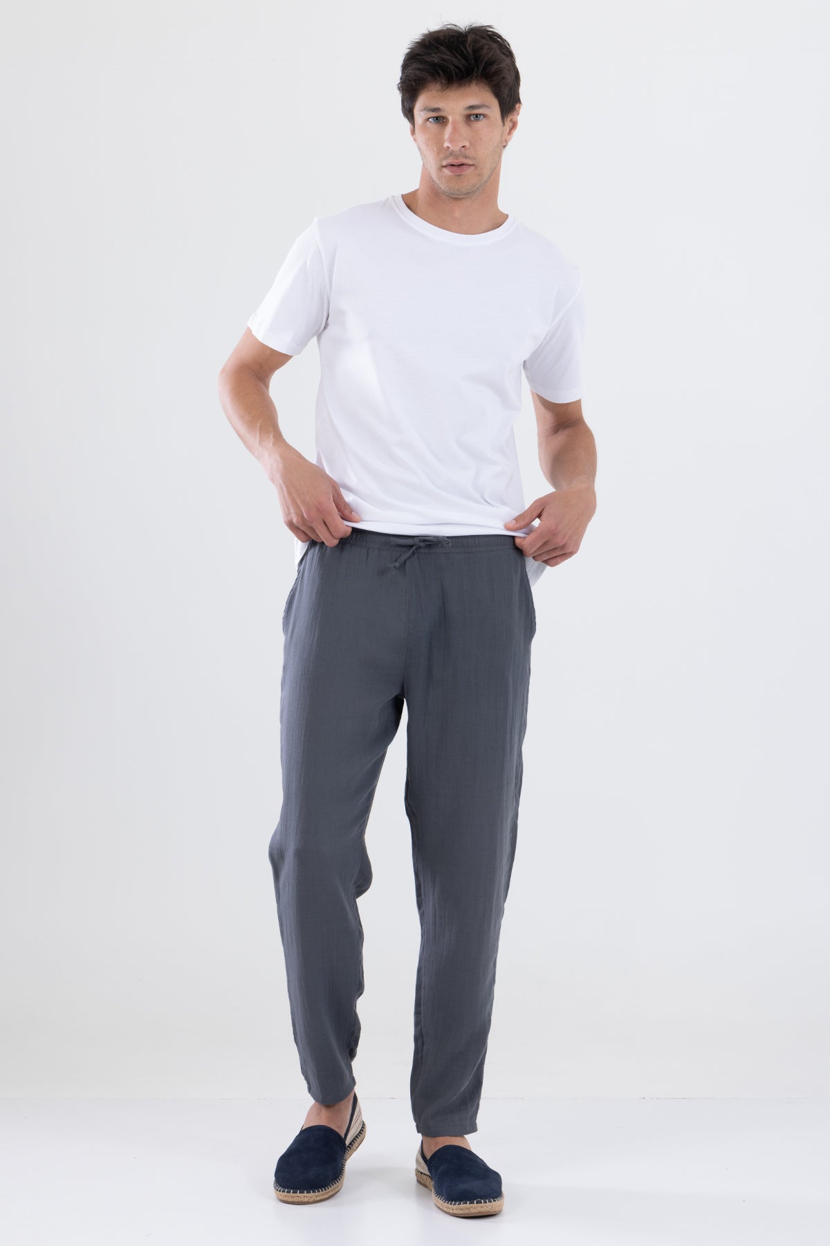 Dar Paça Beli Bağcıklı Erkek Müslin Pantolon - Füme